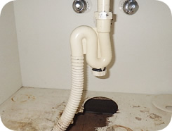 洗面下台内水漏れ修理