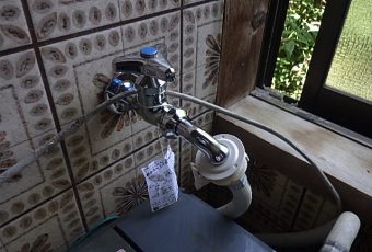 氷見市の小工事 「洗濯機用水栓の交換」