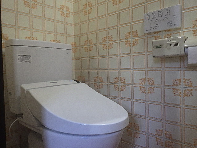 氷見市のトイレリフォーム 「30年使用した便器を最新トイレに！節水実現」