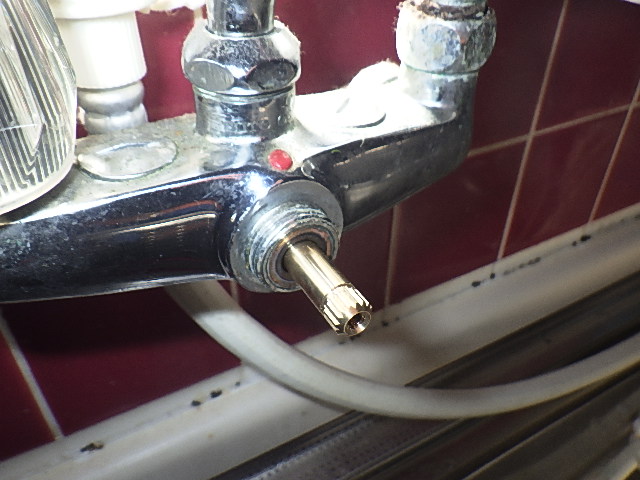 氷見市の修理・お直し 「台所水栓ポタポタ水が止まらない修理」