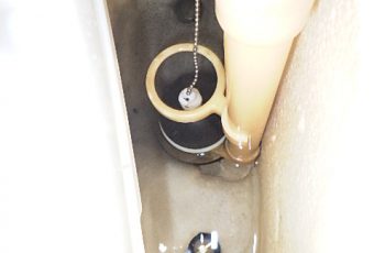 氷見市の修理・お直し 「トイレの水が止まらない修理」