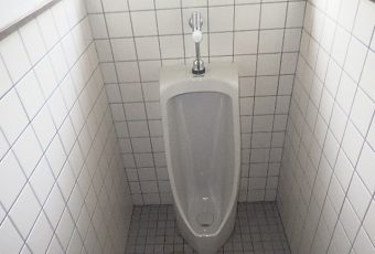 氷見市のトイレリフォーム 「パパッと２時間で工事完了」