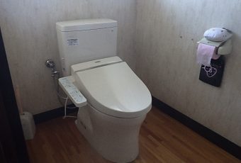 氷見市のトイレ交換 「充実のシンプル機能 & 節水トイレ」