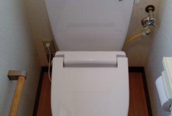 氷見市のトイレリフォーム「クッションフロア上貼り×リモデル」