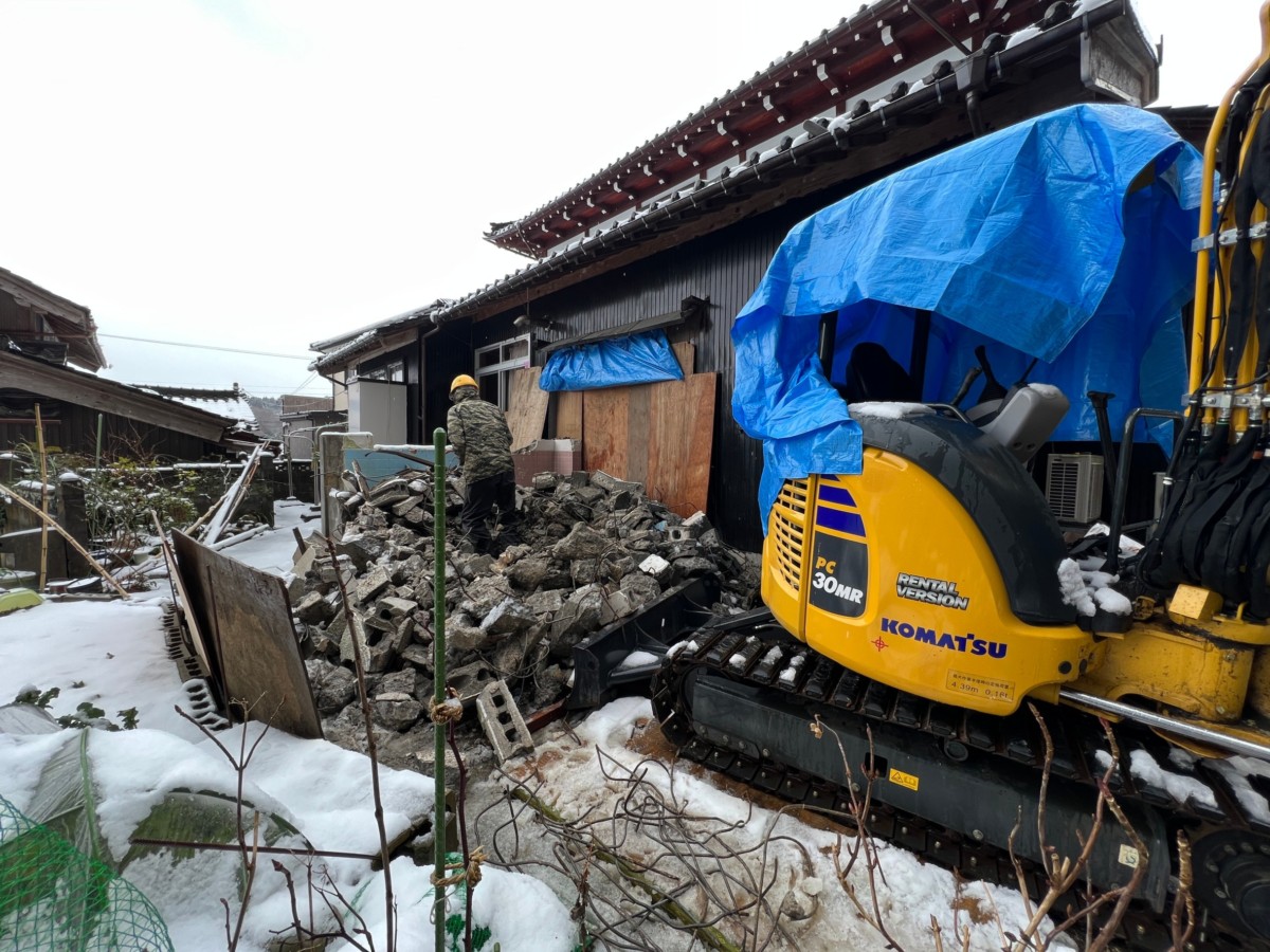 浴室の解体、雪に負けず順調に進んでいます🕰️