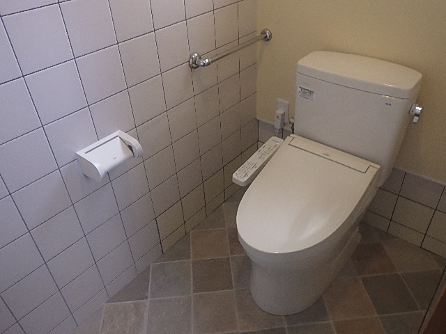 【氷見市】和式→TOTOの洋式トイレ改修工事「ピュアレストQR（リモデル）＋ウォッシュレットSB」