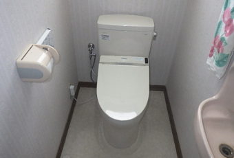 氷見市のトイレリフォーム／トイレ交換「TOTO：ピュアレストQR＋S1」